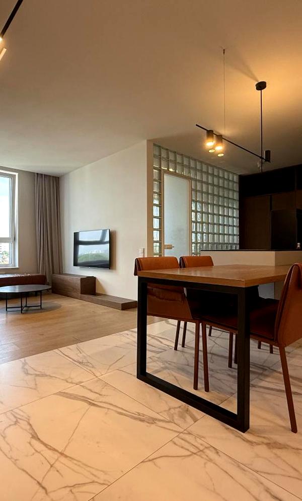 Business-class apartment in Podil Plaza & Residence with designer renovation