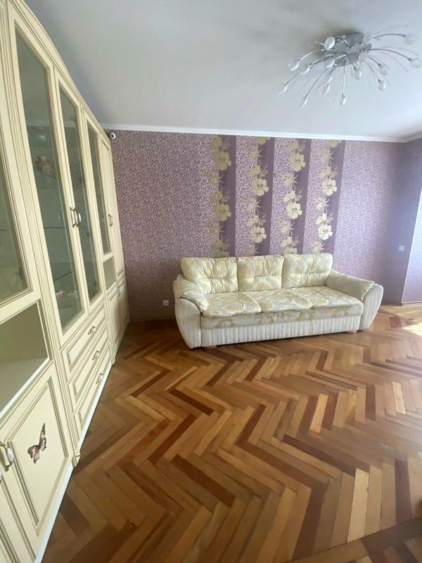 3-Room Apartment at French Boulevard with Full Amenities