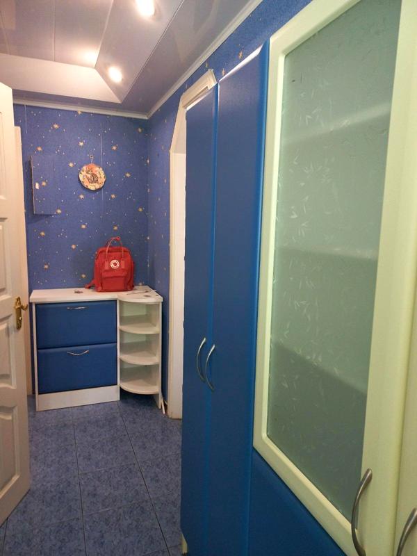 1-Room Apartment near International Square with Built-in Kitchen