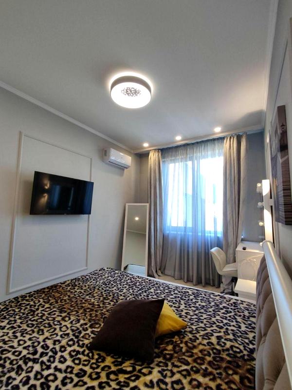 Spacious Studio Apartment in City Center with Designer Interior