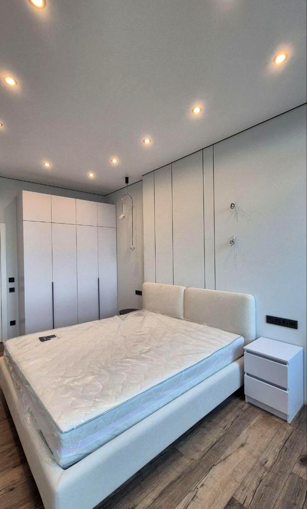 2-Room Apartment in Manhattan City Complex with City View