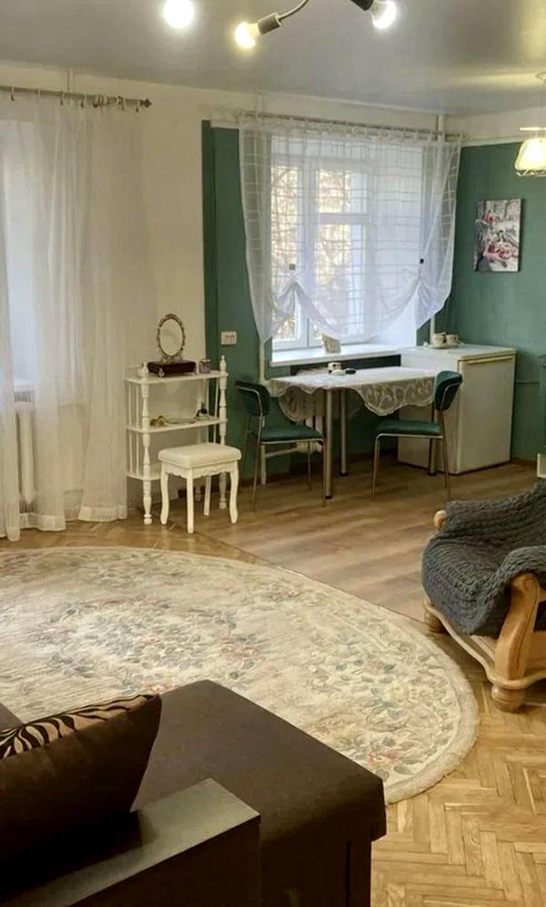 Spacious and cozy apartment in the city center with modern amenities