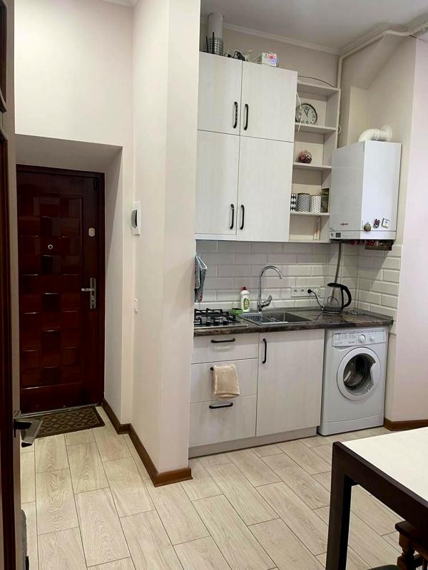 Centrally Located 1-Room Apartment with Individual Heating