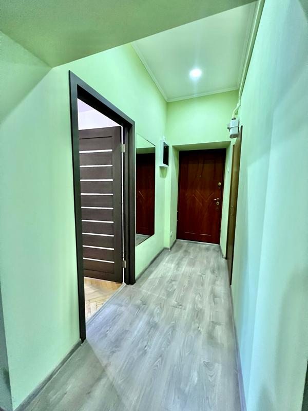 2-Room Apartment on Meretyna Street with Full Furnishing and Renovation