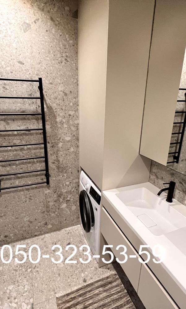 Designer 1-Bedroom Apartment with City View in French Quarter 2 Complex