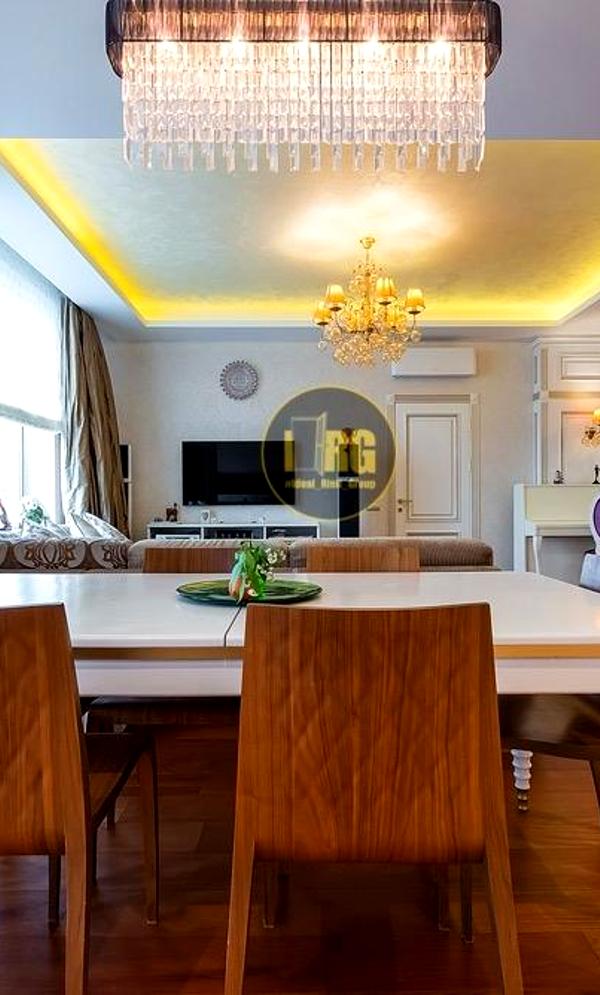 Spacious 3-Room Apartment in Novopecherski Lipki Complex