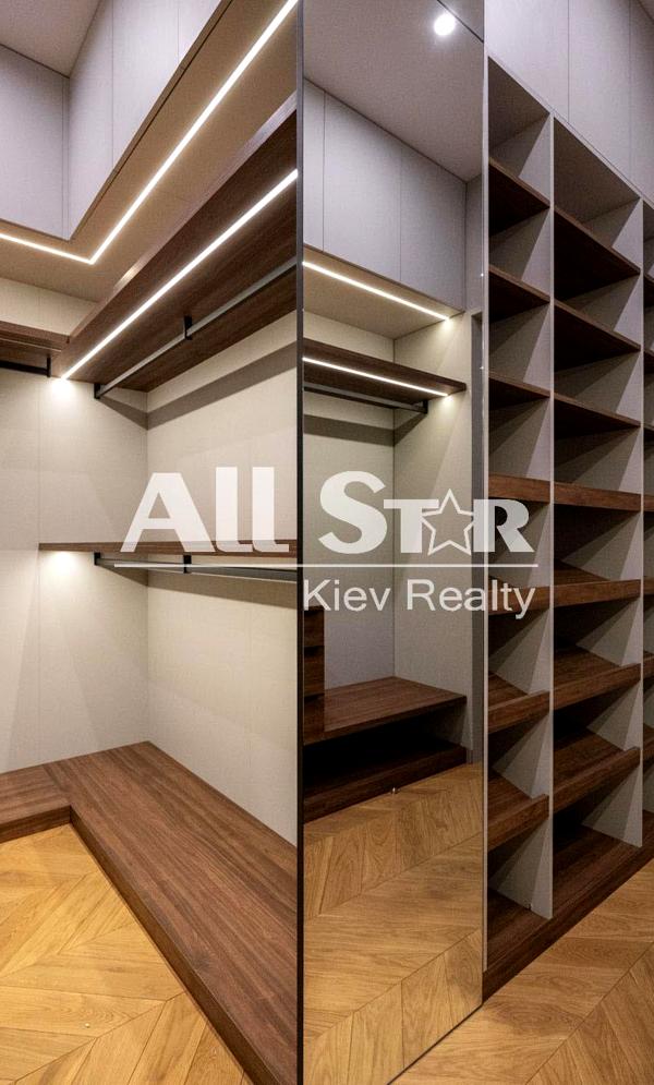 Luxury Penthouse in Chicago Central House, Goloseevsky District, Kyiv
