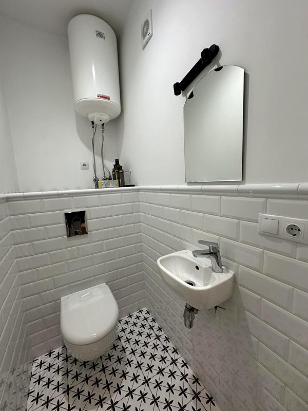 Stylish 3-Room Apartment in Respublika Complex