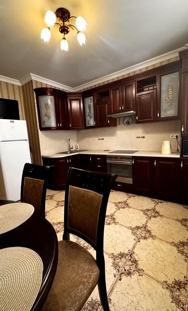 Spacious 2-Room Apartment in Borshagivka, Park Complex