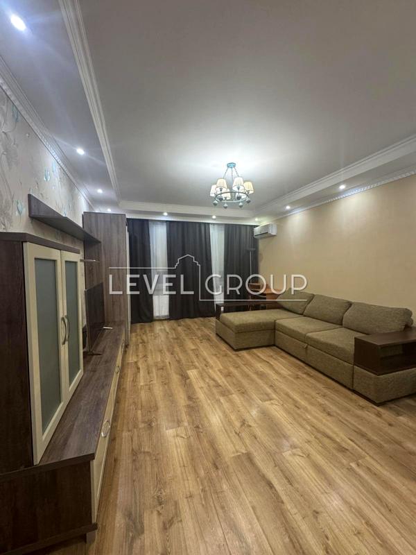 2-Room Apartment near Akademmistechko, Comfortable Furnished Space