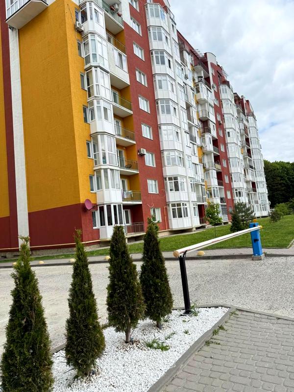 2-Bedroom Apartment with Park View on Zhasminova Street