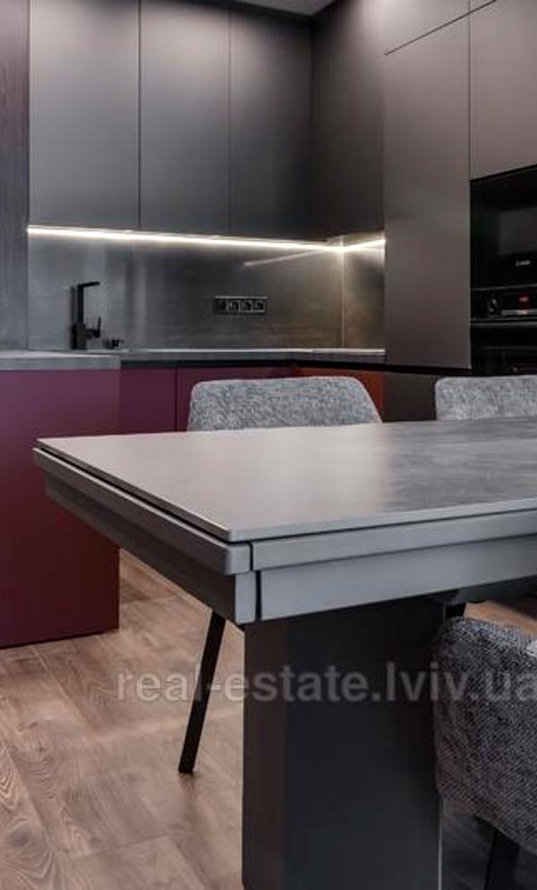 Designer Renovated 2-Bedroom Apartment in Parus City Business Complex