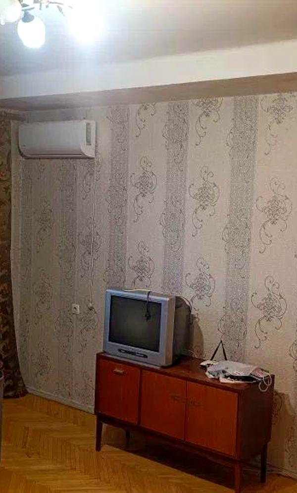 3-Room Apartment with Euro Renovation near Vokzalna Metro