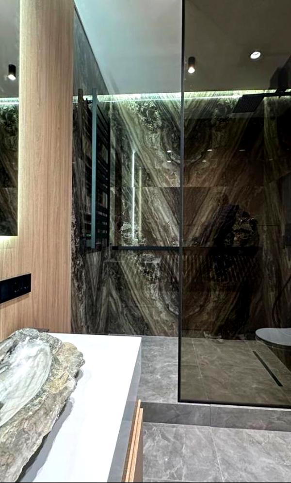 Stylish Panoramic Apartment with Dnieper View in Novopecherska Tower