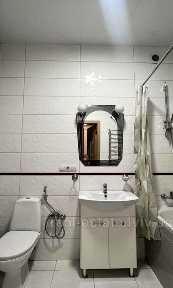 Spacious Apartment with Comfortable Zoning and Fully Equipped Kitchen
