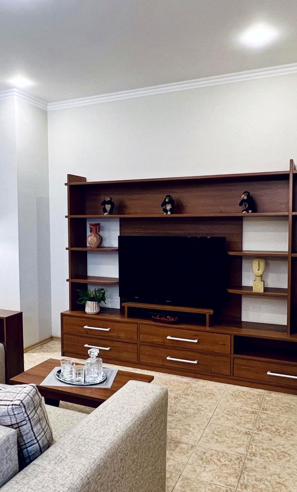 Stylish Spacious 2-Bedroom Apartment in Central Location