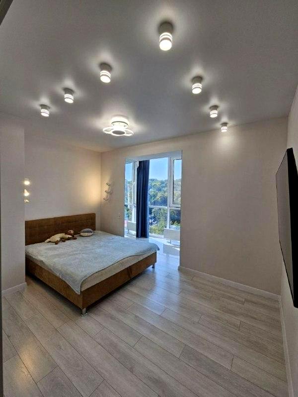 3-Room Studio Apartment in River Park Complex