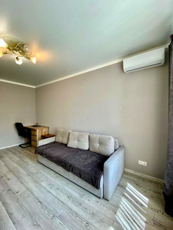 Cozy 1-Bedroom Apartment in Brovary with Modern Amenities