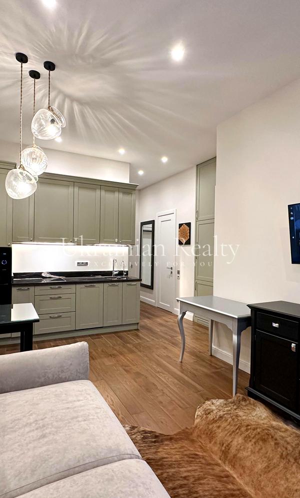 Premium Class Apartment in Crystal Park, Near Shuljavska Metro