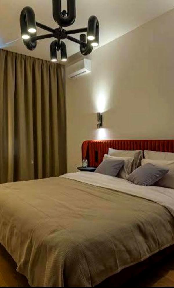 Stylish Apartment in Historic Kyiv Building near Golden Gate Metro