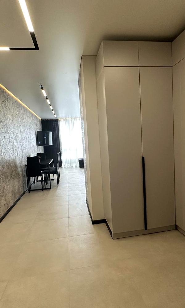Designer Spacious Apartment in Great Complex near River Mall