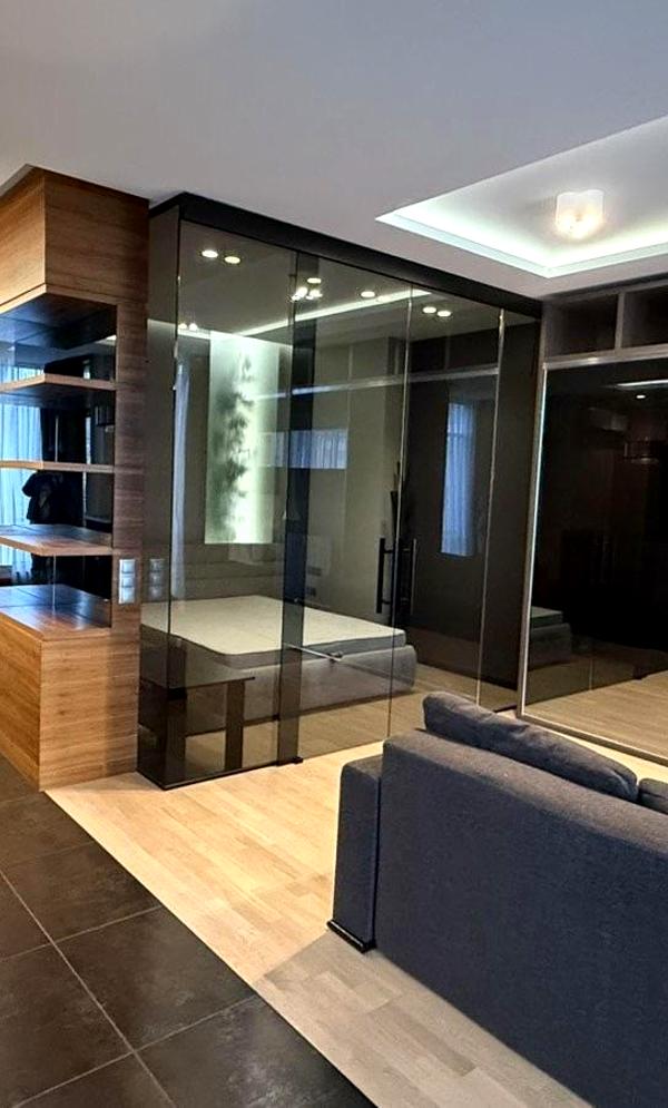 High-tech apartment in PecherSky complex near Druzhby Narodiv metro