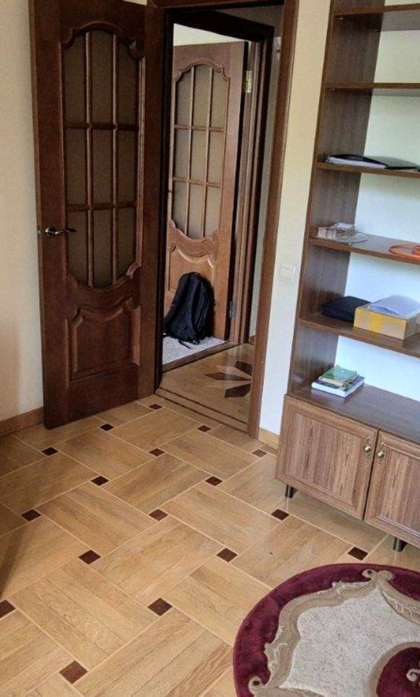 Spacious 3-Room Apartment near City Center with Fireplace