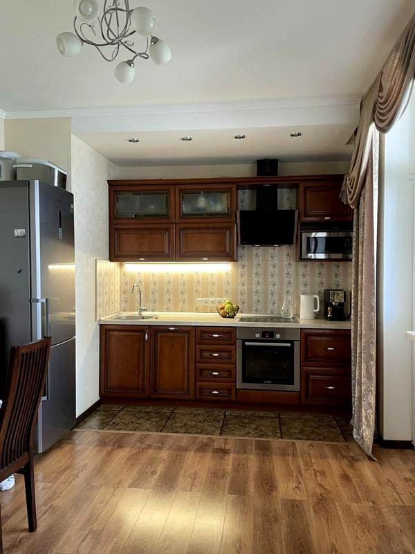 Spacious 2-Room Apartment with Panoramic Views and Home Office
