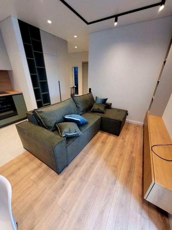 Spacious and Cozy Apartment in Kyiv's Left Bank