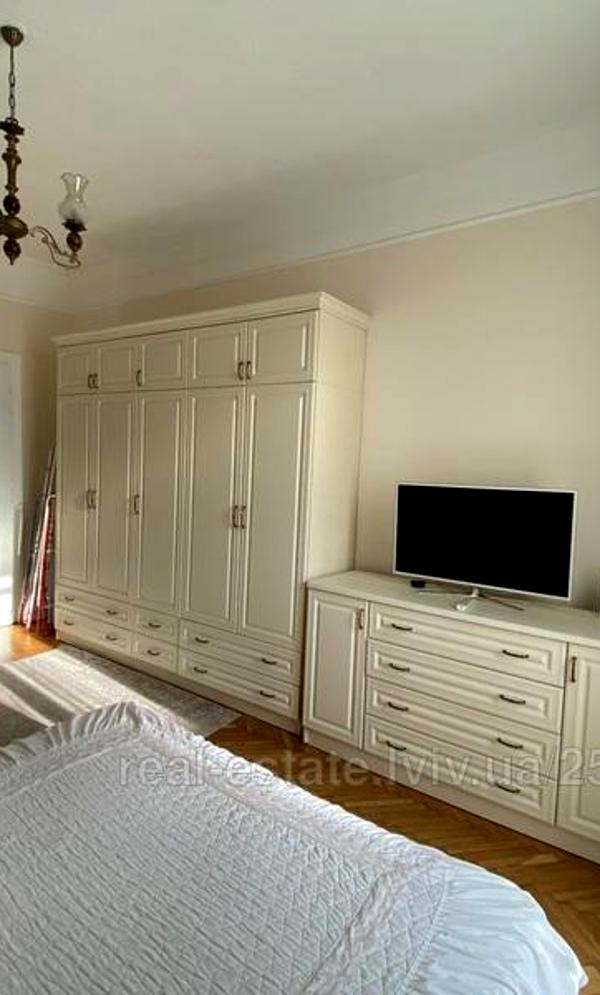 Fully Furnished Apartment with Fireplace in Quiet Area