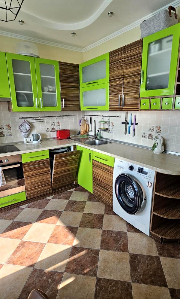 Spacious 2-Room Apartment near Osokорки Metro with Modern Design