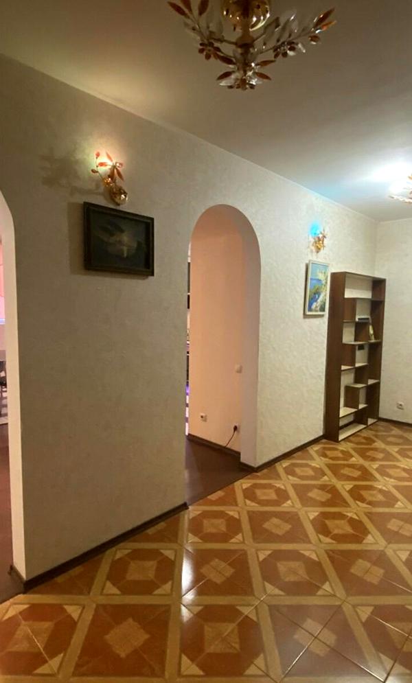 2-Room Apartment near Osokorky Metro with Designer Renovation