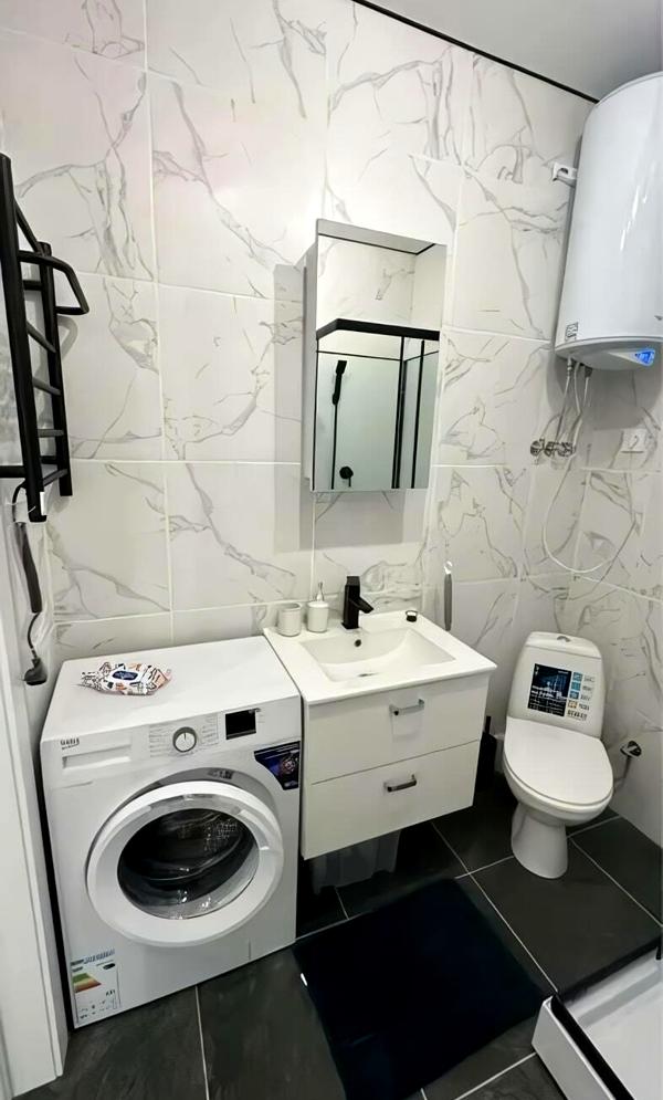Bright 40m² Apartment near Teremky Metro with Park View