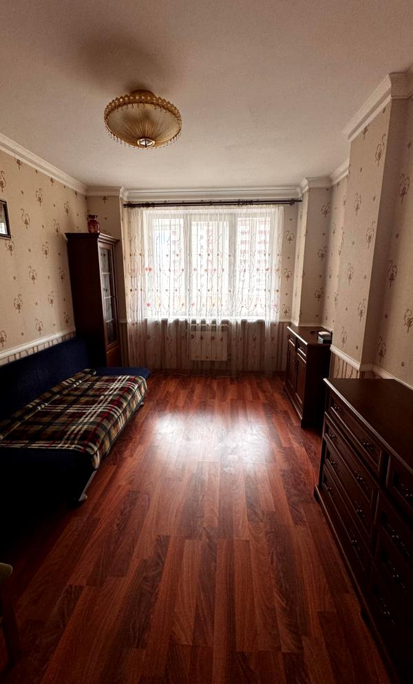 Spacious 2-Room Apartment in Borshagivka, Park Complex