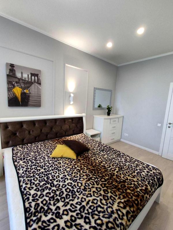 Spacious Studio Apartment in City Center with Designer Interior