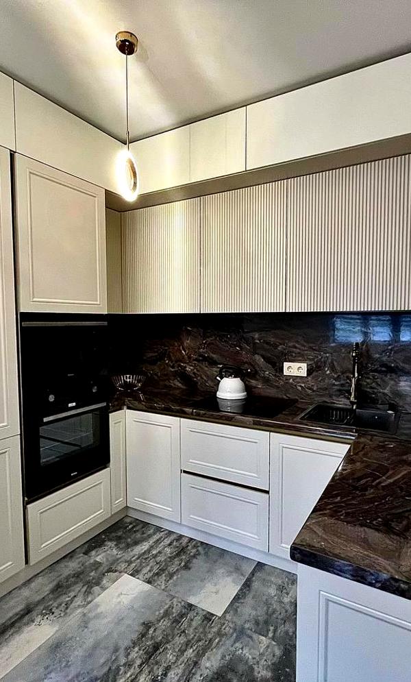 1-Bedroom Apartment with Kitchen Studio Near Chornovola Street