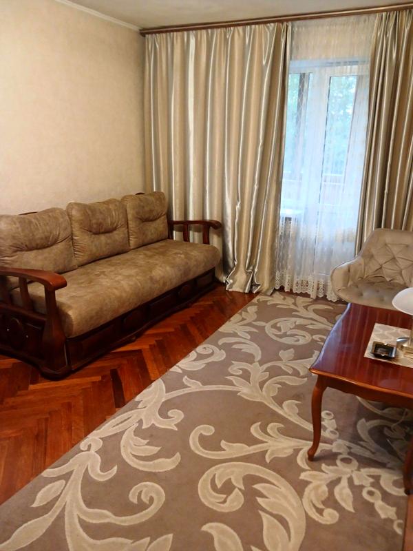 Renovated apartment near Vokzalna metro, fully furnished