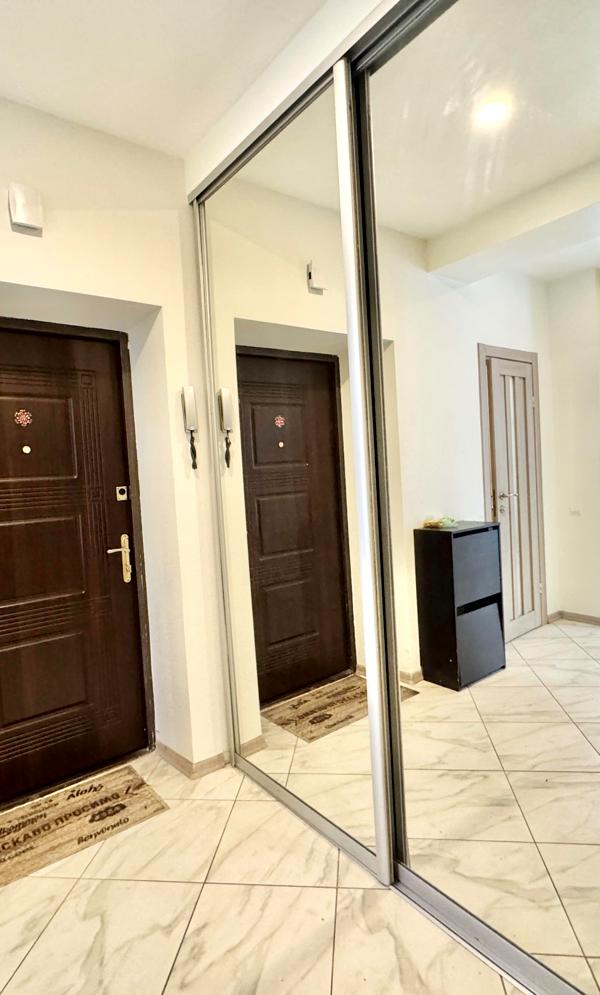 Spacious 1-bedroom apartment with studio kitchen
