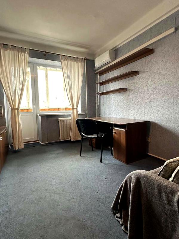 Spacious 3-Room Apartment in Kyiv City Center