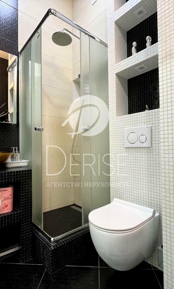 Stylish 2-Room Apartment in Kyiv City Center