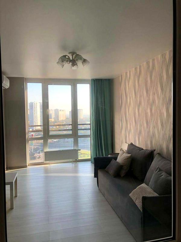 Modern 2-Bedroom Apartment near Osokорки Metro with Generator