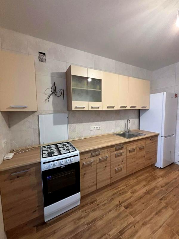 Newly Renovated Furnished Apartment Near Metro Stations
