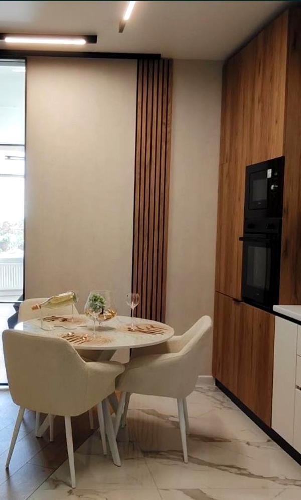Sea Symphony Apartment - Closest to Seaside, Private Beach Access