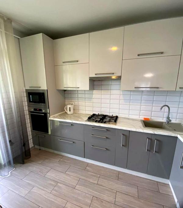 Modern 2-Room Apartment near City Center with Balconies