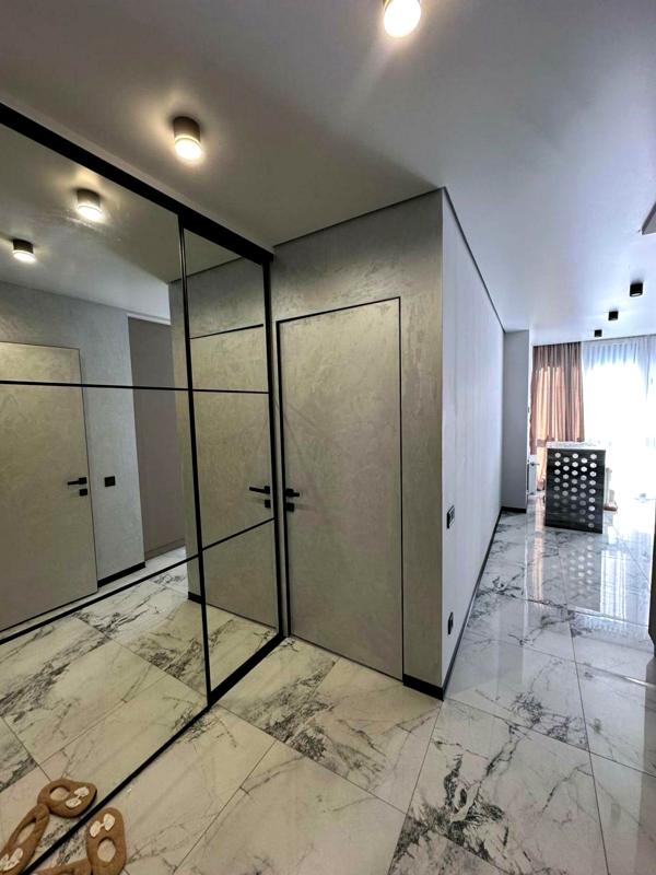 Cozy 40 m² Apartment near Railway Station with Modern Amenities