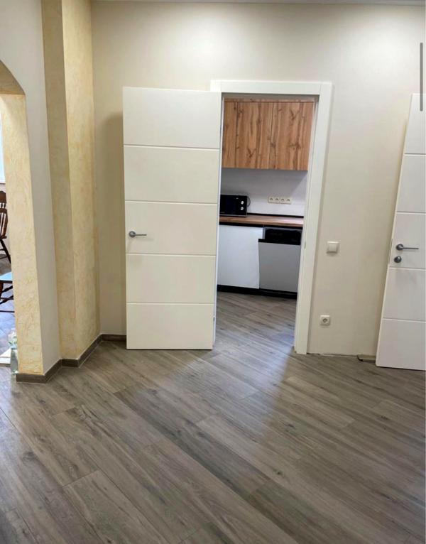 3-Room Apartment in Malakhit Complex with Modern Design and Comfort