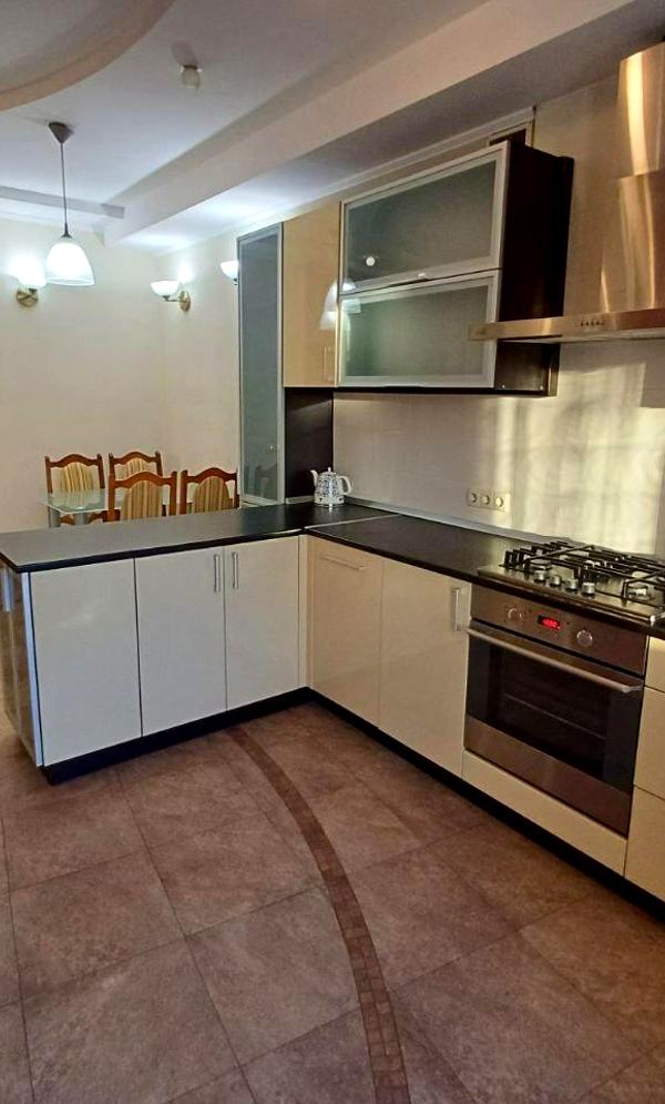 Spacious 1-Bedroom Apartment with Large Kitchen-Living Area on Karadzhycha Street