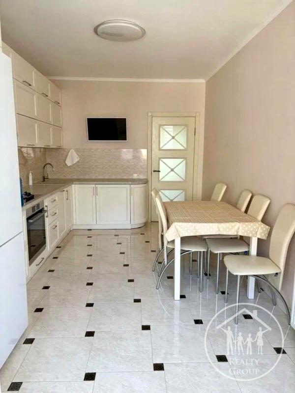 Spacious 2-Bedroom Apartment in Galytskyi Lev Complex with Home Office and Gym Corner