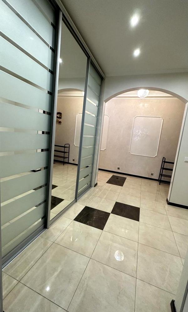 Spacious 2-Bedroom Apartment Near Poznyaky Metro with Modern Amenities