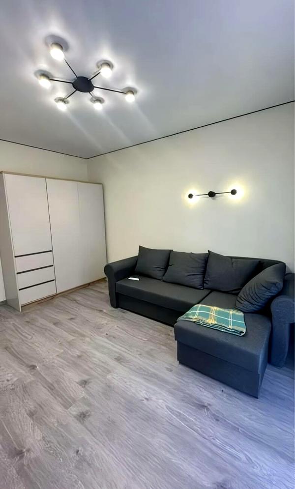 Bright 40m² Apartment near Teremky Metro with Park View